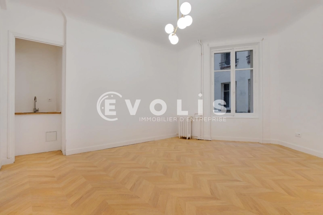 Photo 7 – vente bureaux	PARIS (75007)