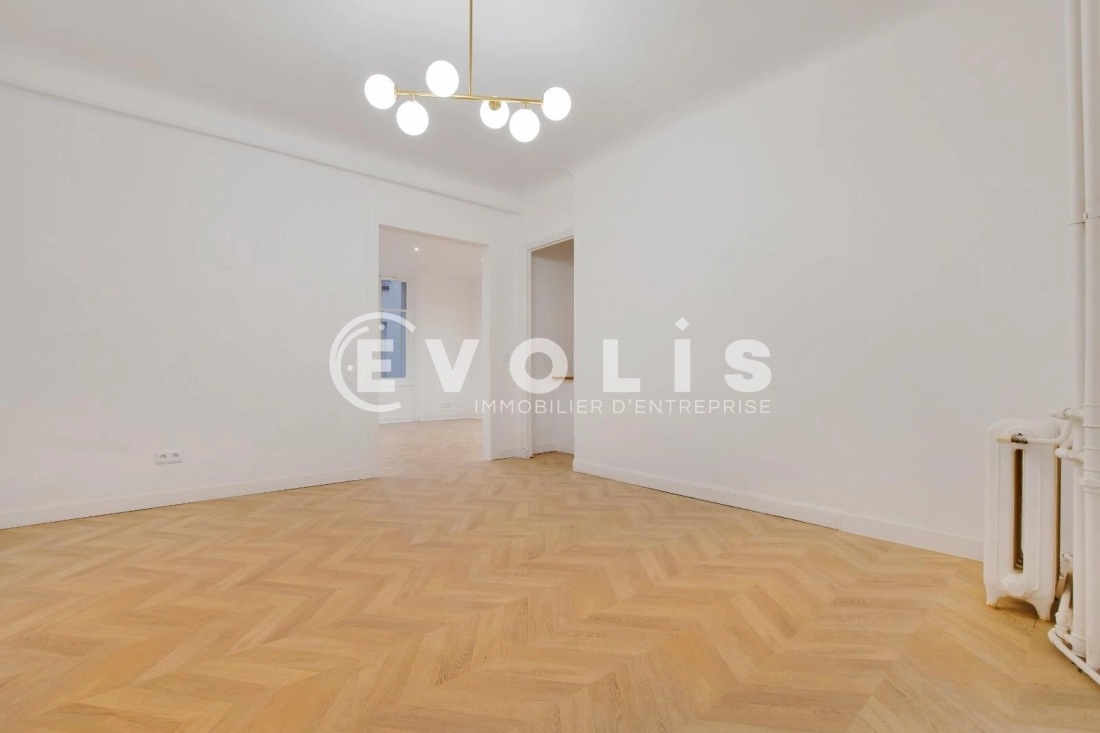 Photo 11 – vente bureaux	PARIS (75007)
