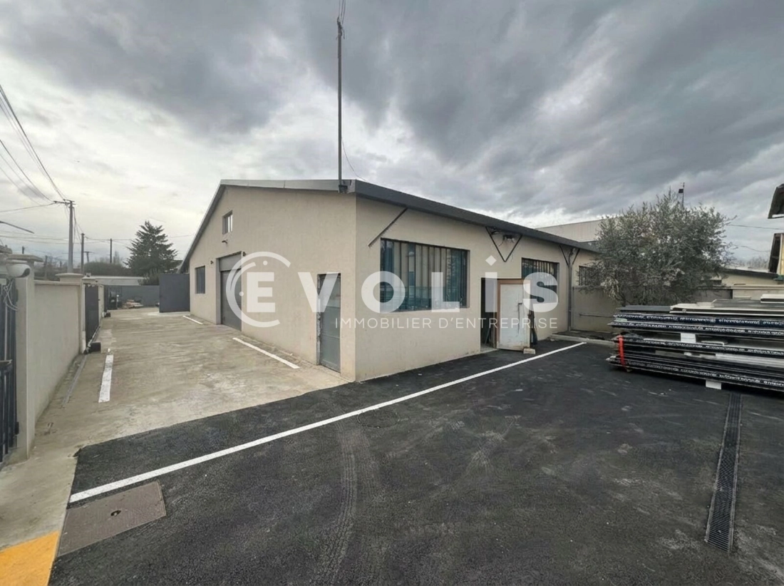 Photo 1 – location Entrepôts / activités	VILLEURBANNE (69100)