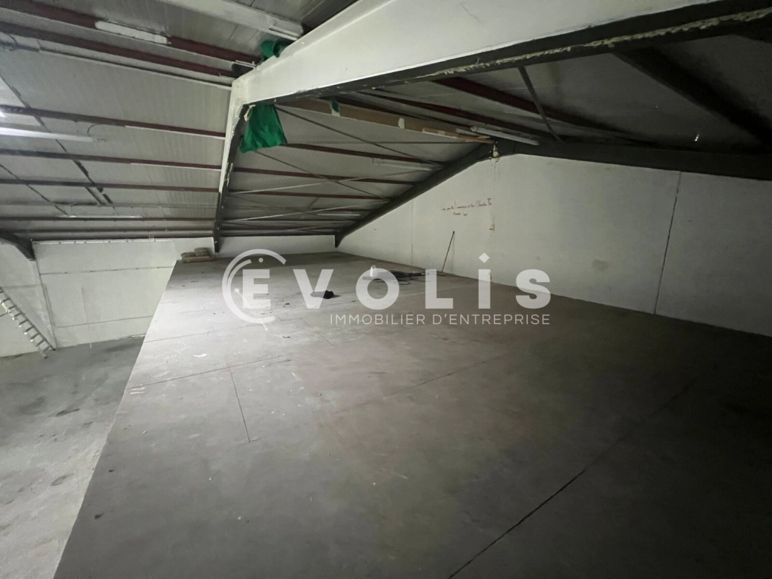 Photo 8 – location Entrepôts / activités	VILLEURBANNE (69100)