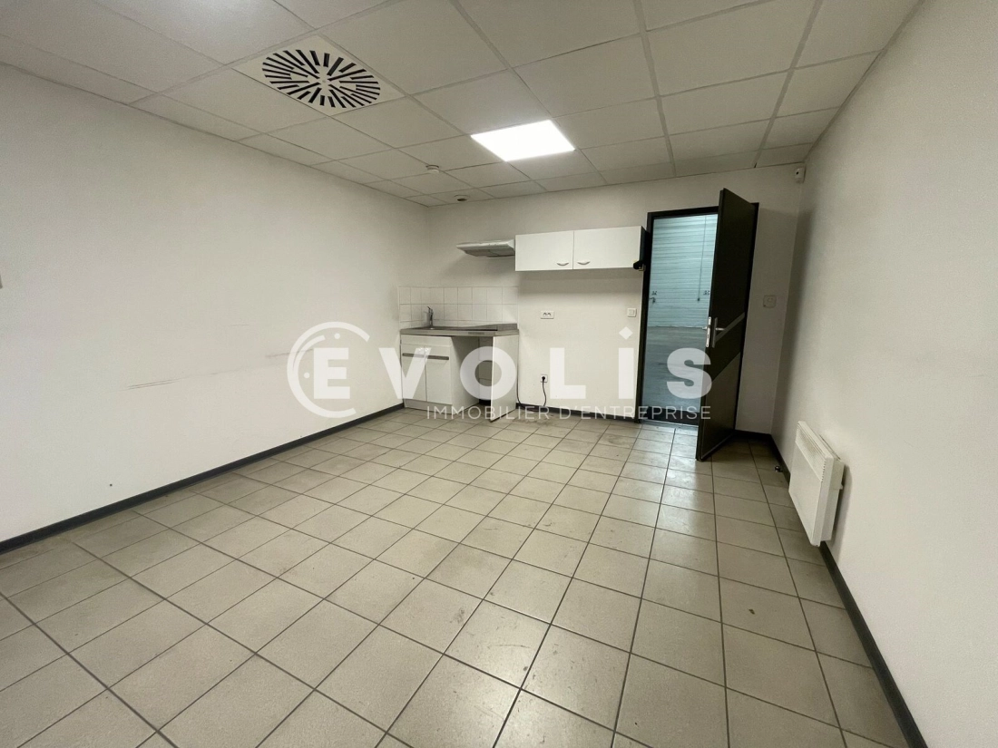 Photo 9 – location Entrepôts / activités	SAINT MEDARD EN JALLES (33160)