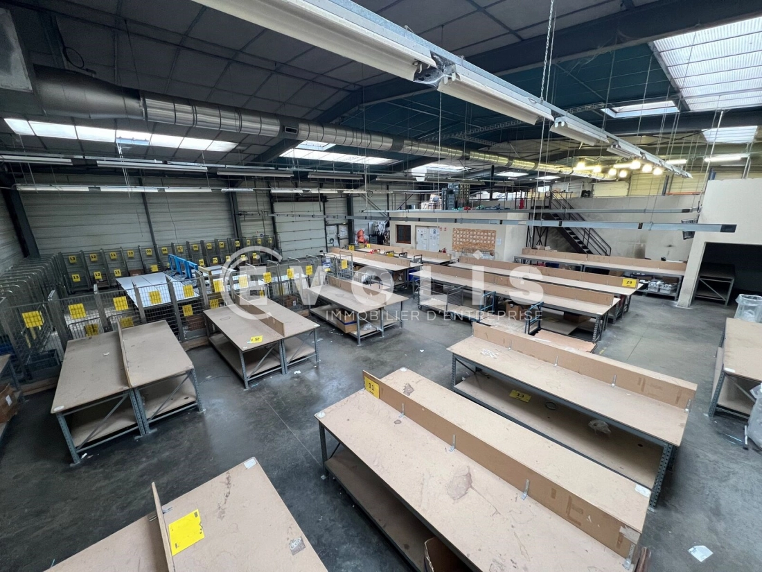 Photo 2 – location Entrepôts / activités	PONTCARRE (77135)