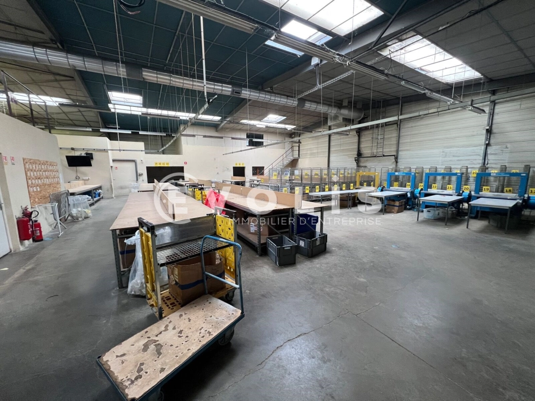 Photo 1 – location Entrepôts / activités	PONTCARRE (77135)