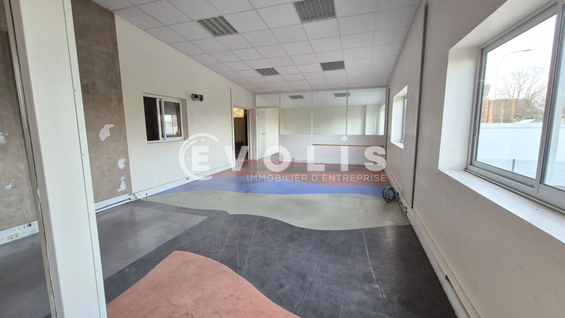 Photo 9 – location Entrepôts / activités	SAINT SOUPPLETS (77165)