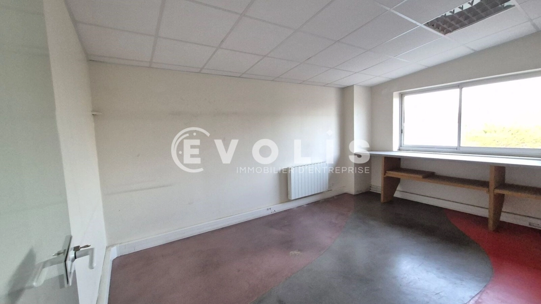 Photo 10 – location Entrepôts / activités	SAINT SOUPPLETS (77165)