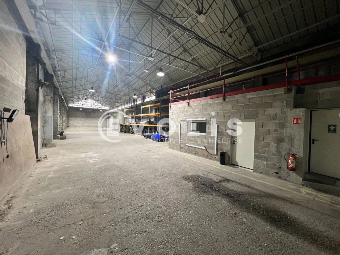 Photo 4 – location Entrepôts / activités	CHASSIEU (69680)