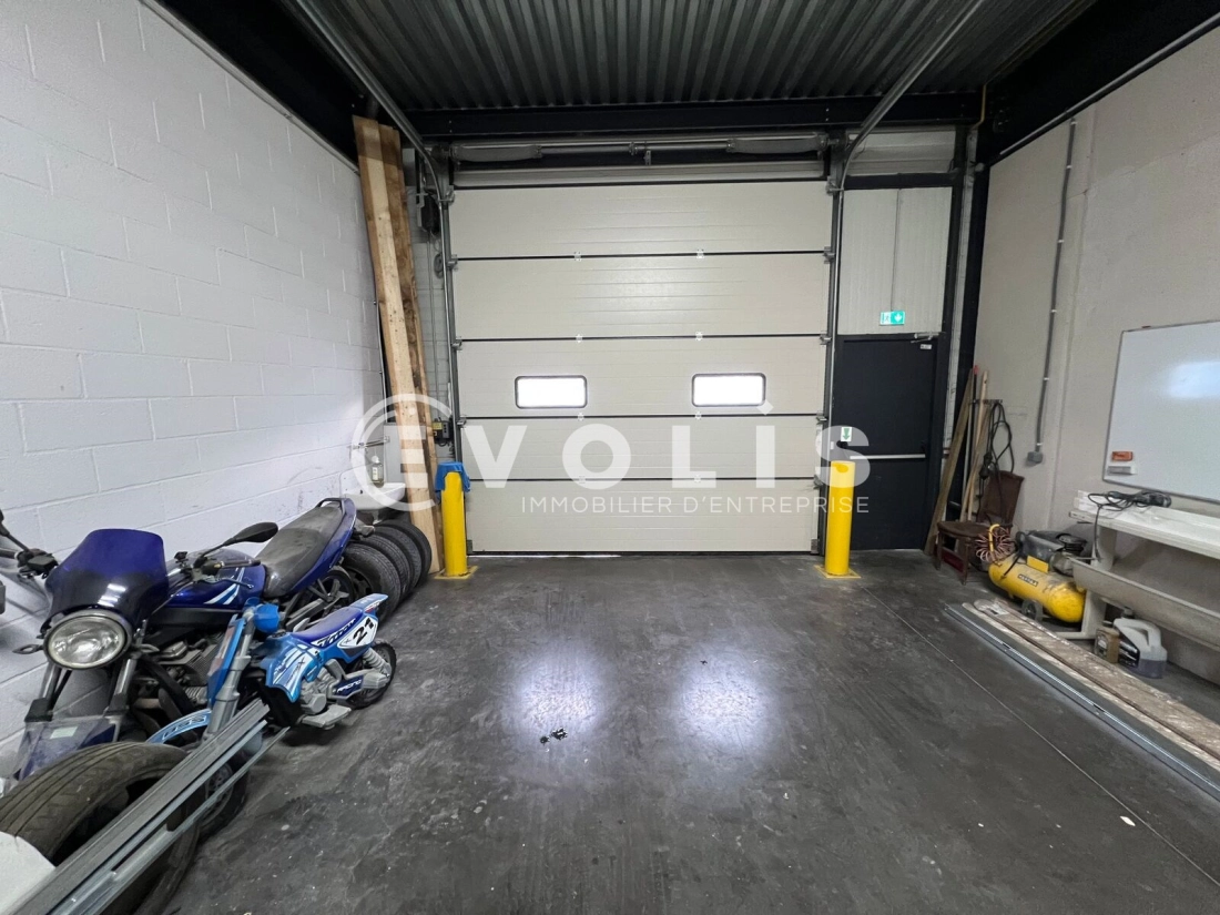 Photo 1 – location Entrepôts / activités	COURTRY (77181)