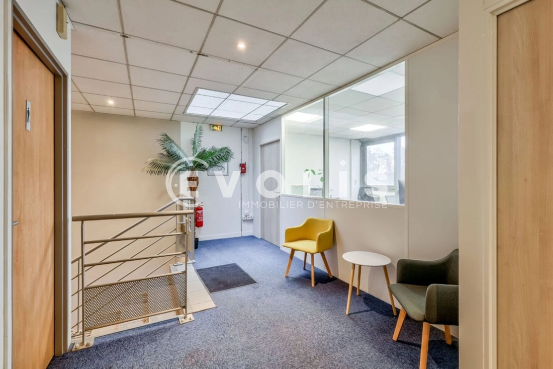 Photo 3 – location Entrepôts / activités	SAINT THIBAULT DES VIGNES (77400)