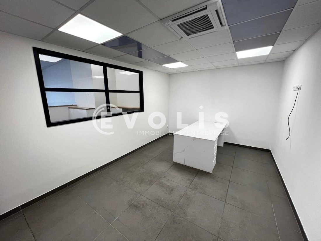 Photo 6 – location Entrepôts / activités	CORBEIL ESSONNES (91100)