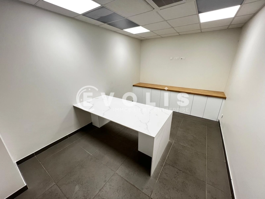 Photo 5 – location Entrepôts / activités	CORBEIL ESSONNES (91100)