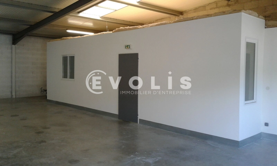 Photo 2 – location Entrepôts / activités	JONAGE (69330)