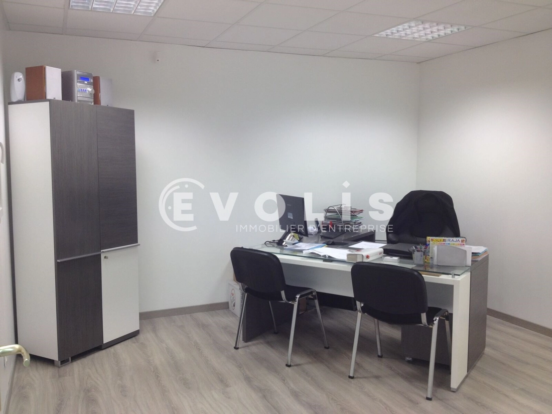 Photo 5 – location Entrepôts / activités	JONAGE (69330)