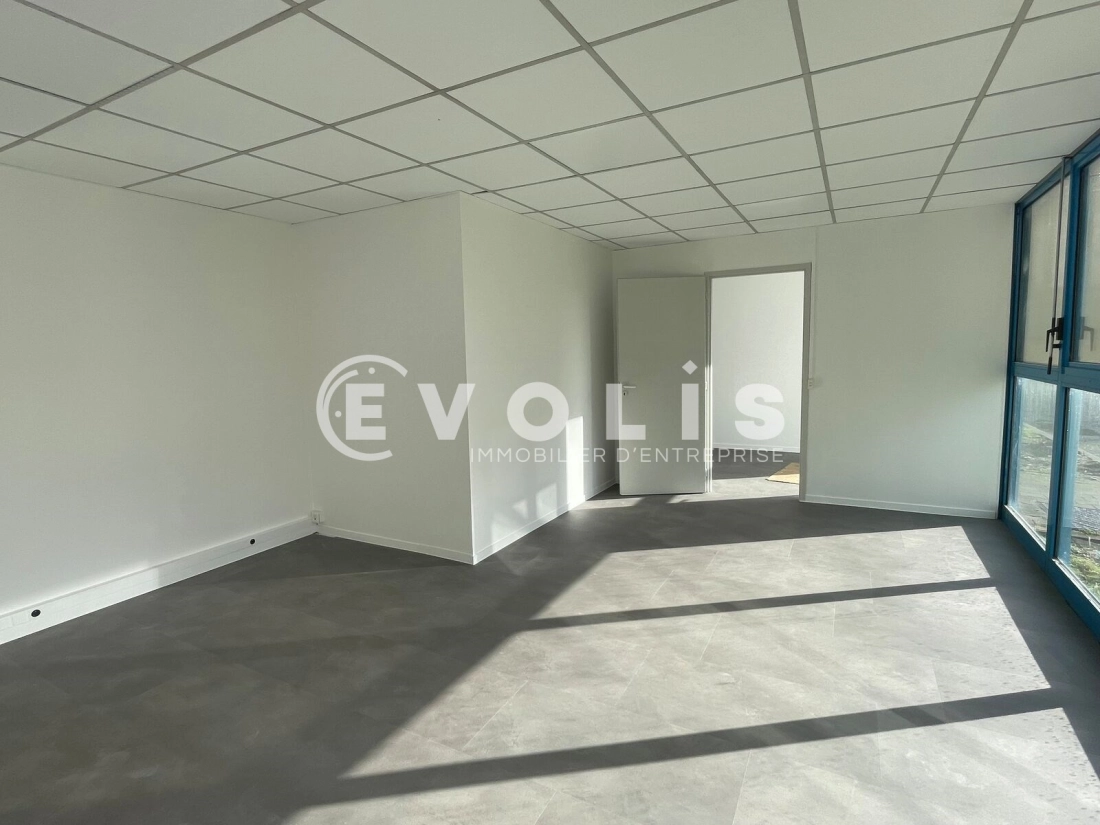 Photo 1 – location Entrepôts / activités	MERIGNAC (33700)