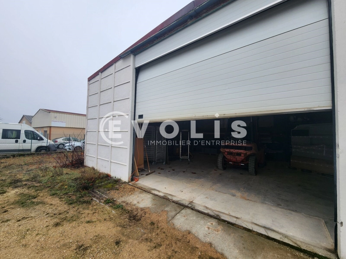 Photo 3 – location Entrepôts / activités	FRONTONAS (38290)