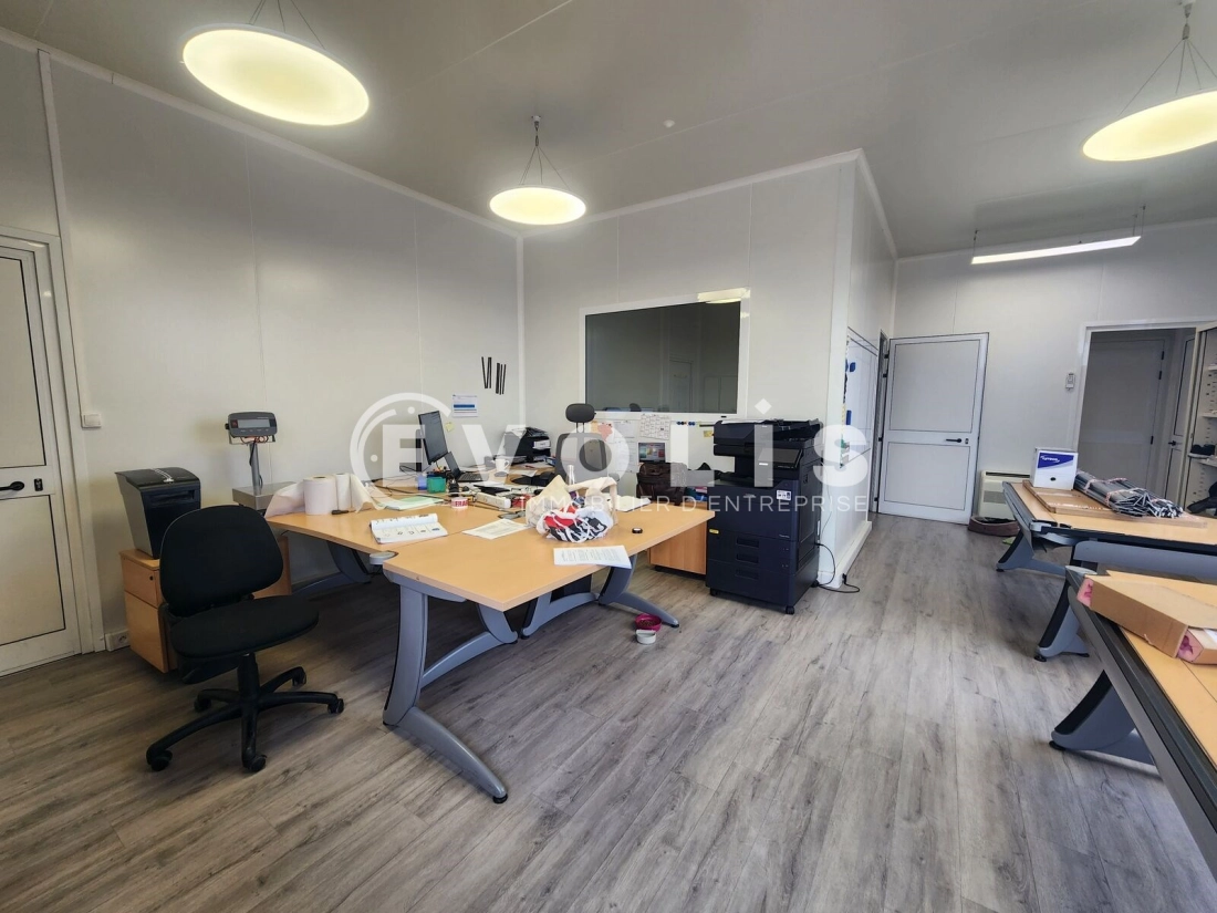 Photo 5 – location Entrepôts / activités	FRONTONAS (38290)