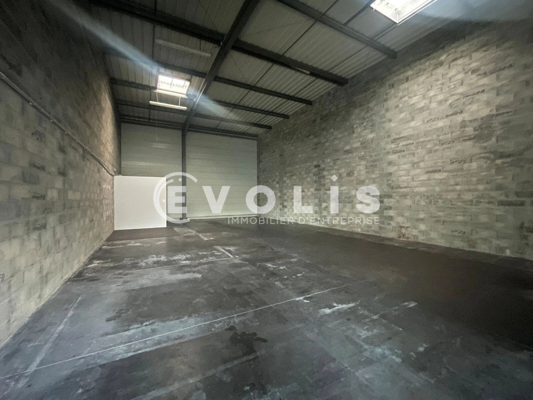 Photo 3 – location Entrepôts / activités	VILLENAVE D'ORNON (33140)