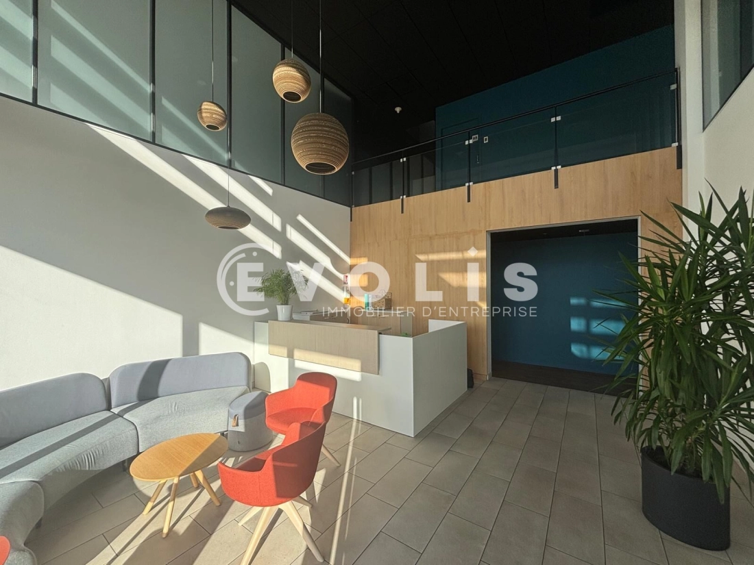 Photo 2 – vente Entrepôts / activités	JONAGE (69330)