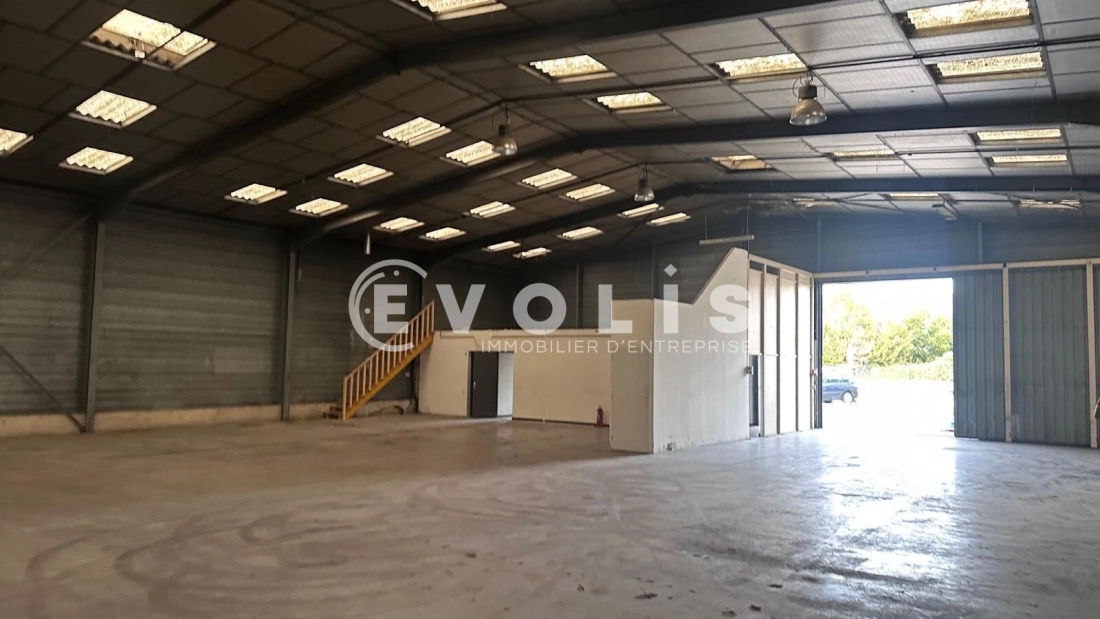 Photo 3 – location Entrepôts / activités	VAULX EN VELIN (69120)
