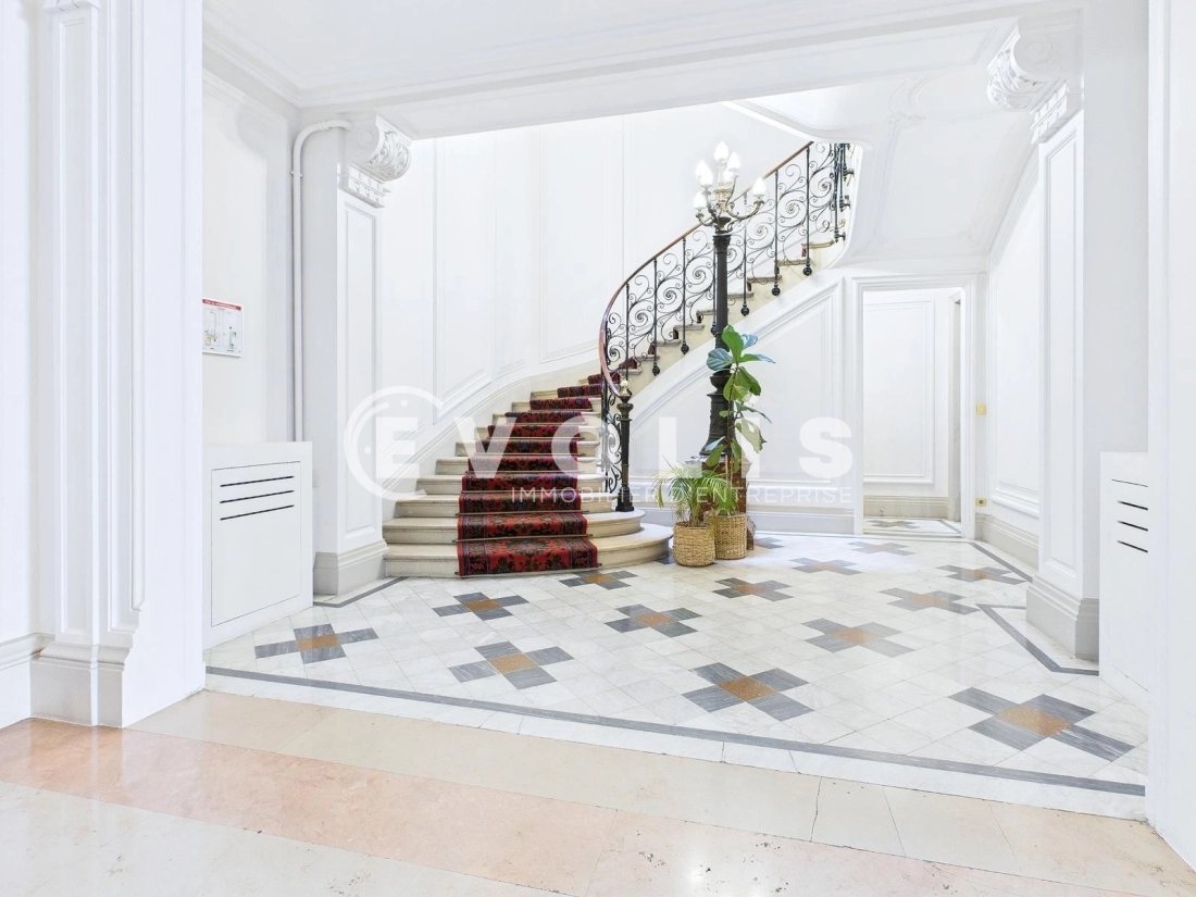 Photo 8 – vente bureaux	PARIS (75008)