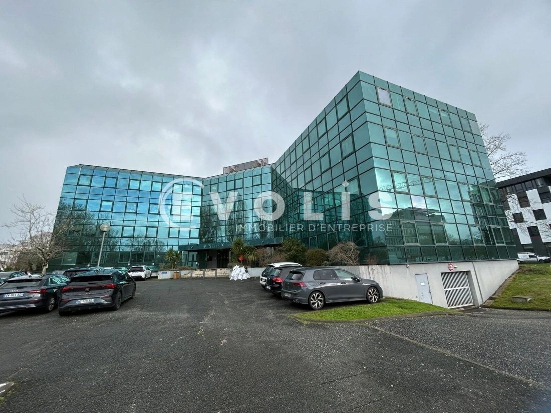 Photo 1 – location bureaux	BRUGES (33520)