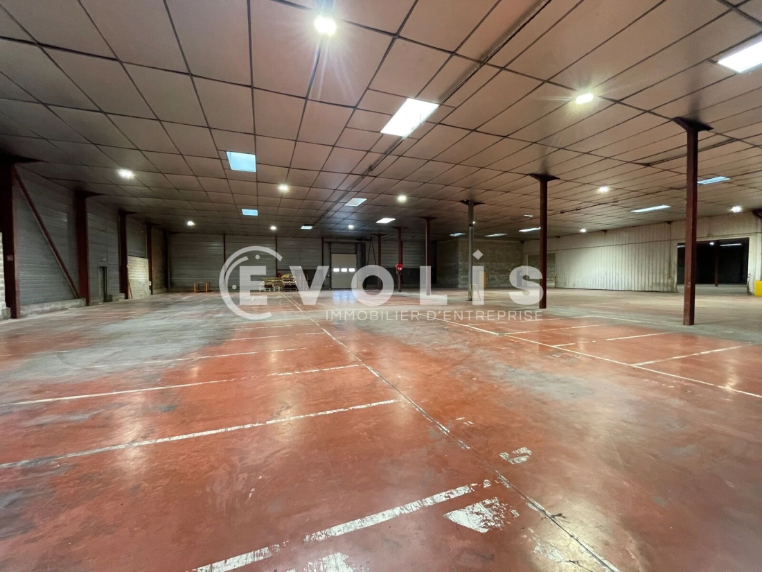 Photo 1 – location Entrepôts / activités	CARBON BLANC (33560)