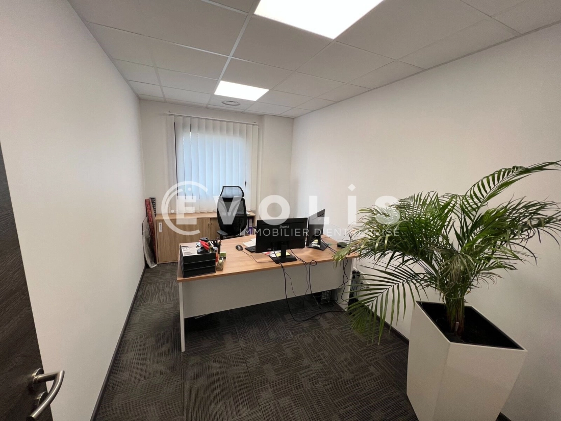 Photo 5 – vente Entrepôts / activités	GENAY (69730)