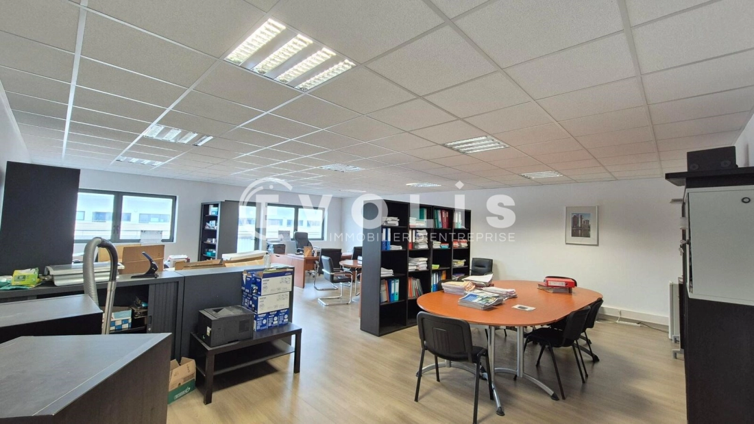 Photo 2 – location bureaux	SERRIS (77700)