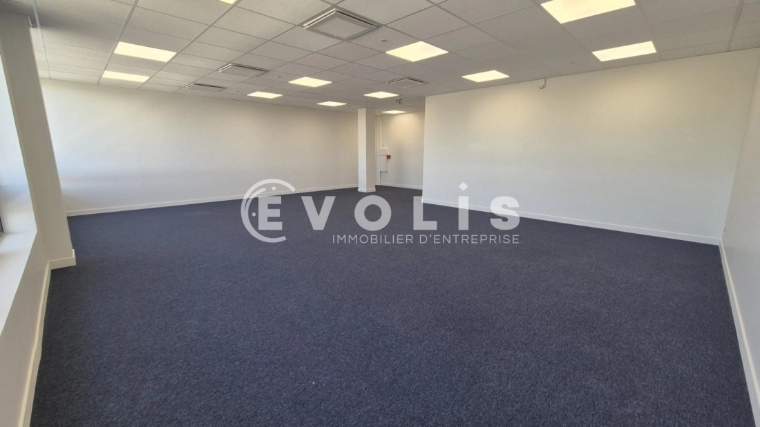 Photo 2 – vente bureaux	CHESSY (77700)