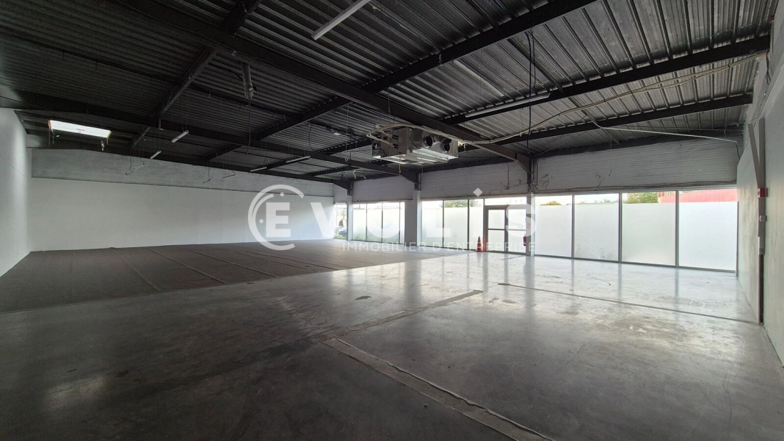 Photo 2 – location Locaux commerciaux	MAREUIL LES MEAUX (77100)