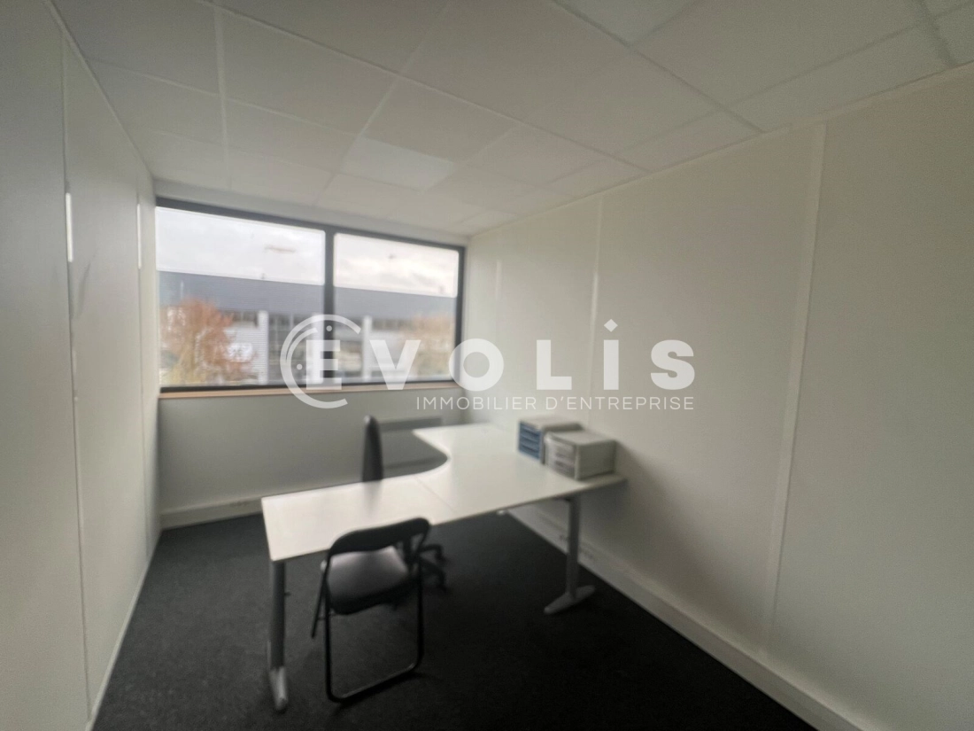 Photo 7 – location Entrepôts / activités	LIEUSAINT (77127)