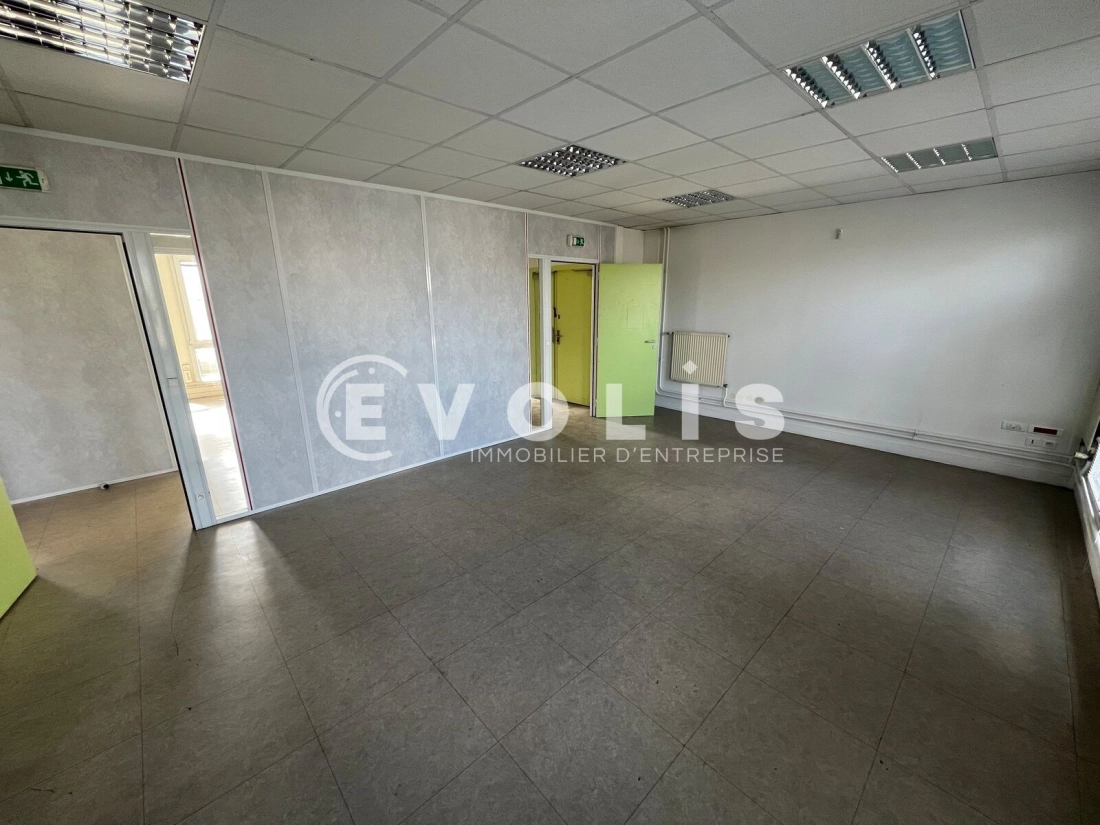 Photo 2 – location bureaux	SAVIGNY LE TEMPLE (77176)