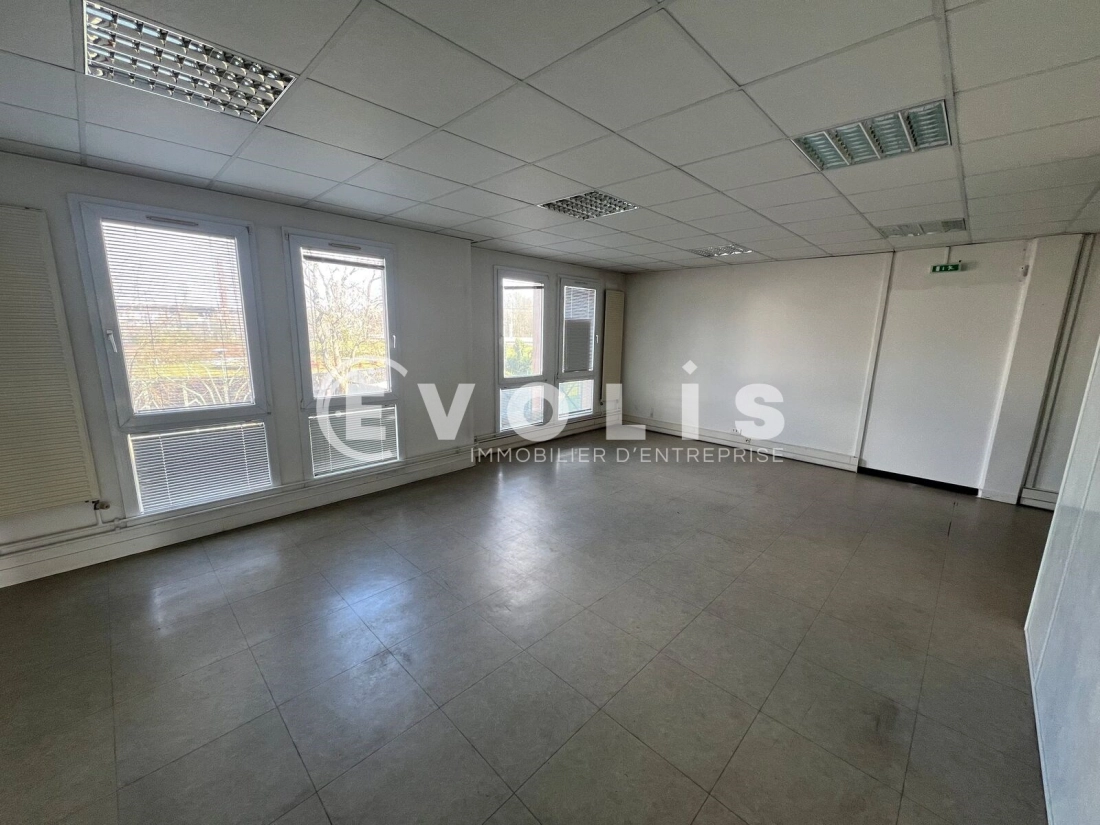 Photo 1 – location bureaux	SAVIGNY LE TEMPLE (77176)