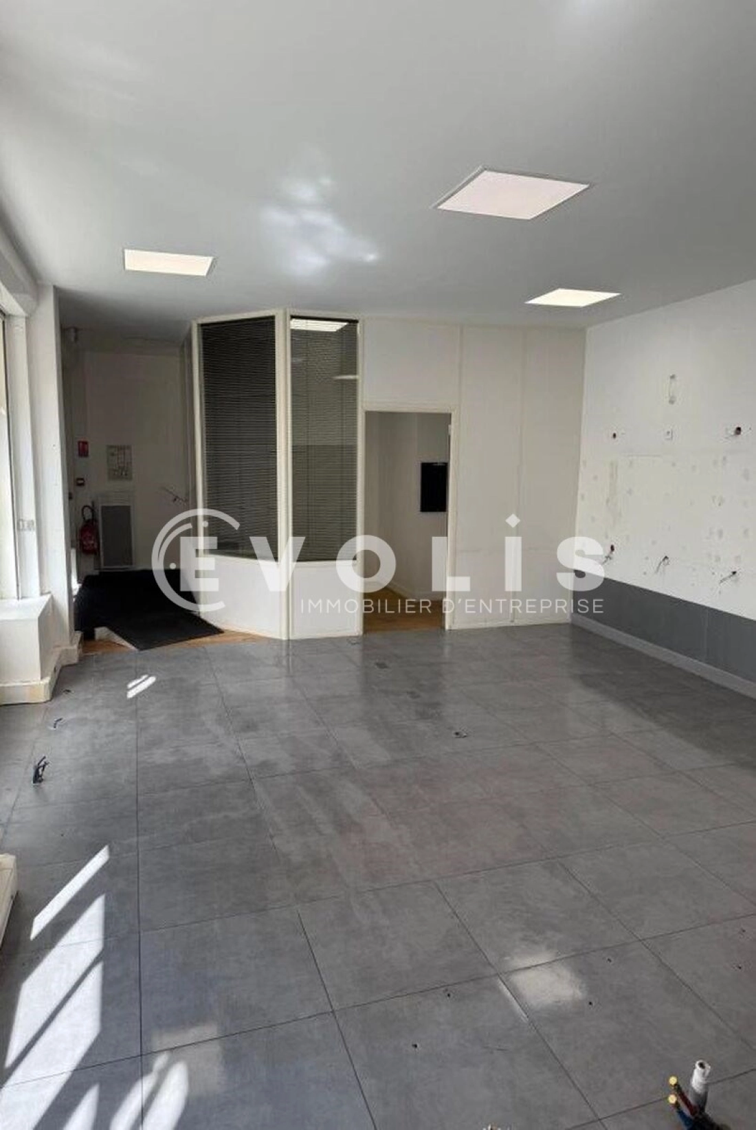 Photo 2 – location Locaux commerciaux	PARIS (75011)