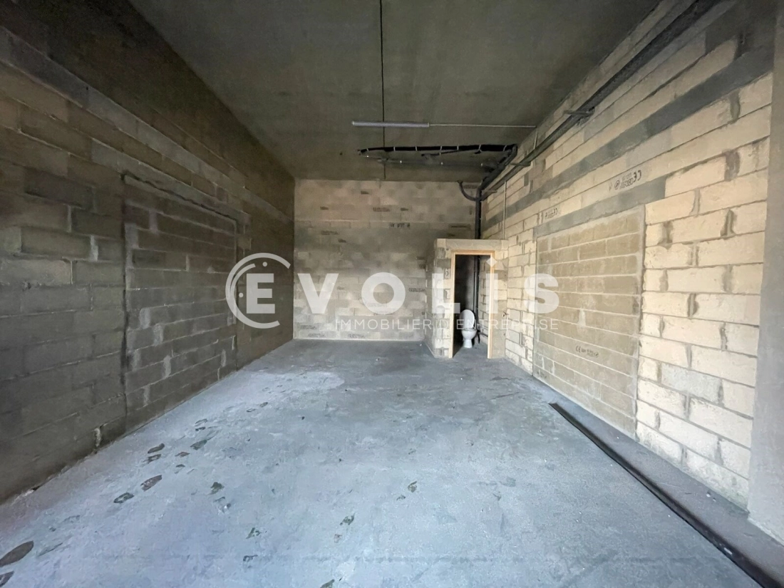 Photo 3 – location Entrepôts / activités	AMBARES ET LAGRAVE (33440)