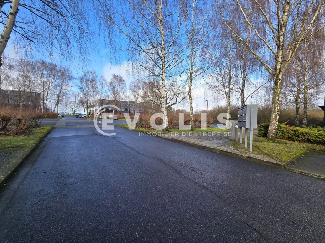 Photo 11 – location Entrepôts / activités	SACLAY (91400)