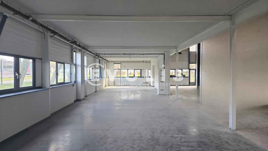 Photo 2 – location Entrepôts / activités	FRESNES (94260)