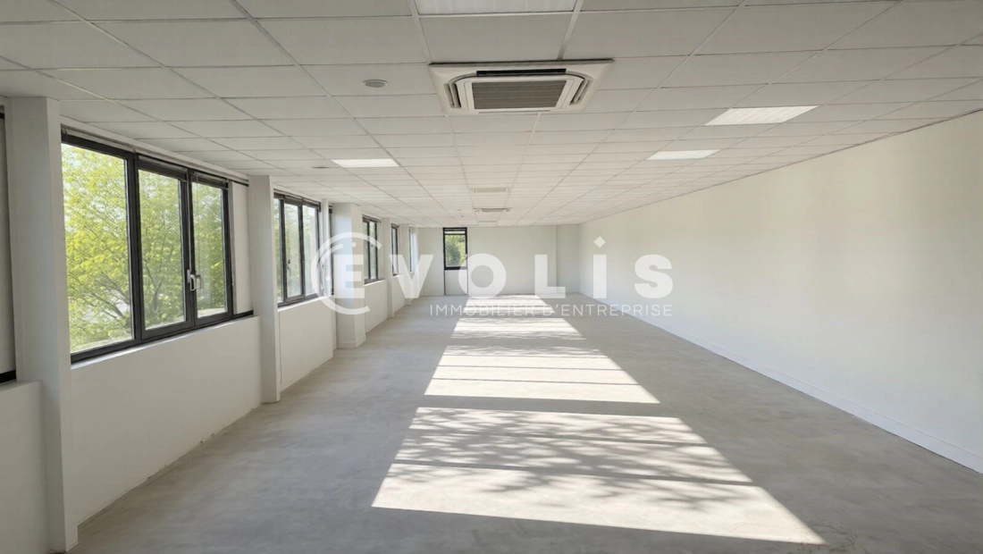 Photo 3 – location Entrepôts / activités	FRESNES (94260)