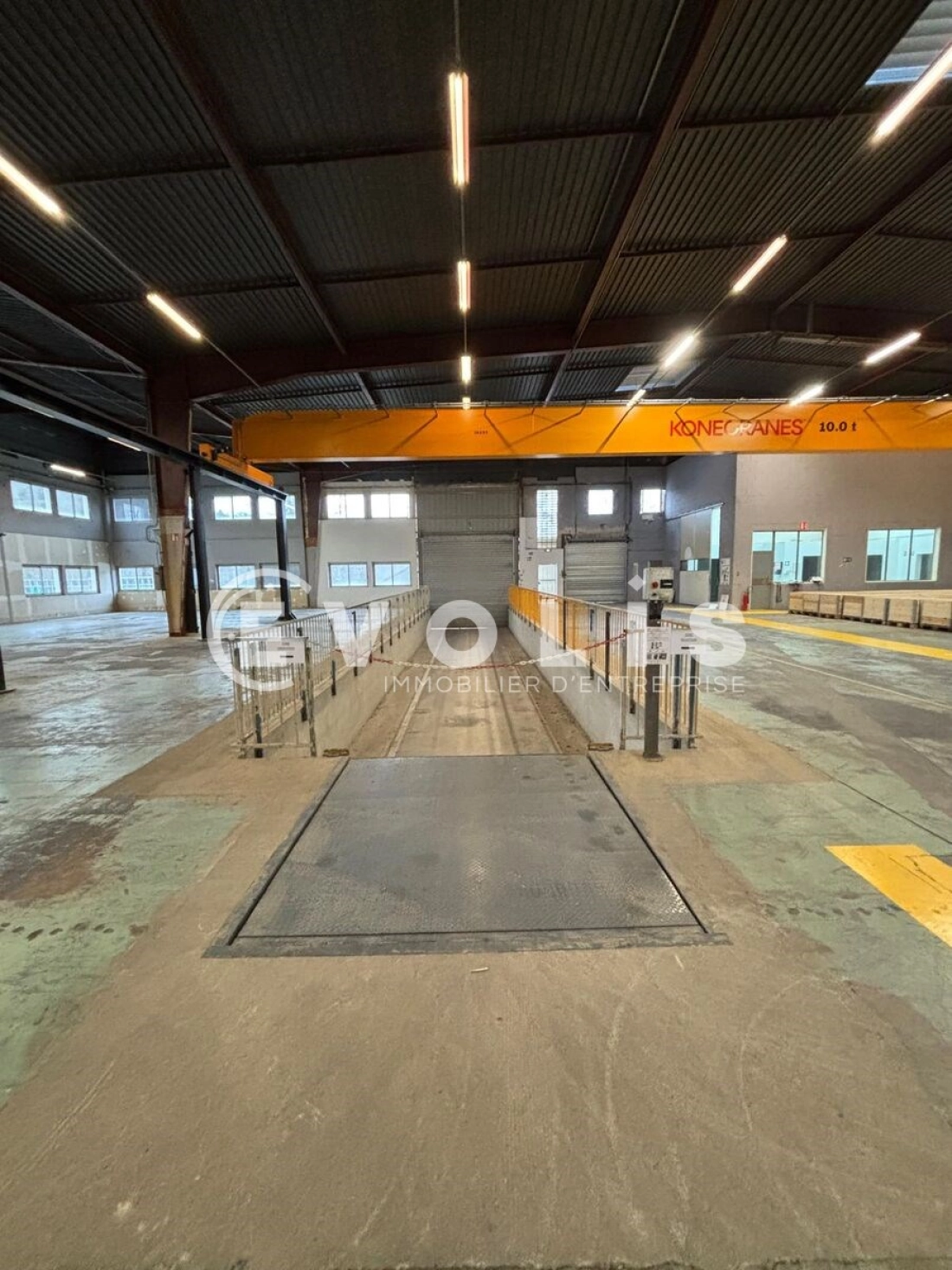 Photo 13 – vente Entrepôts / activités	SAINT ROMAIN EN GIER (69700)