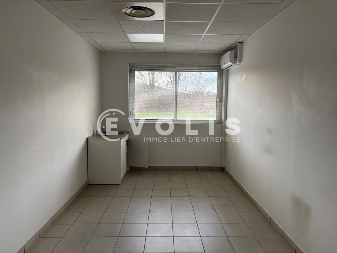 Photo 7 – vente Entrepôts / activités	SAINT ROMAIN EN GIER (69700)