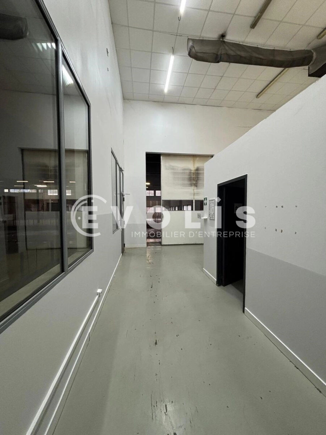 Photo 9 – vente Entrepôts / activités	SAINT ROMAIN EN GIER (69700)