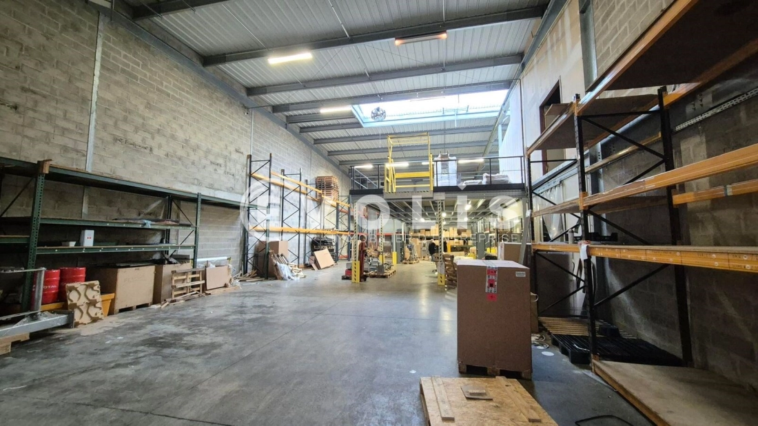 Photo 1 – location Entrepôts / activités	SERRIS (77700)