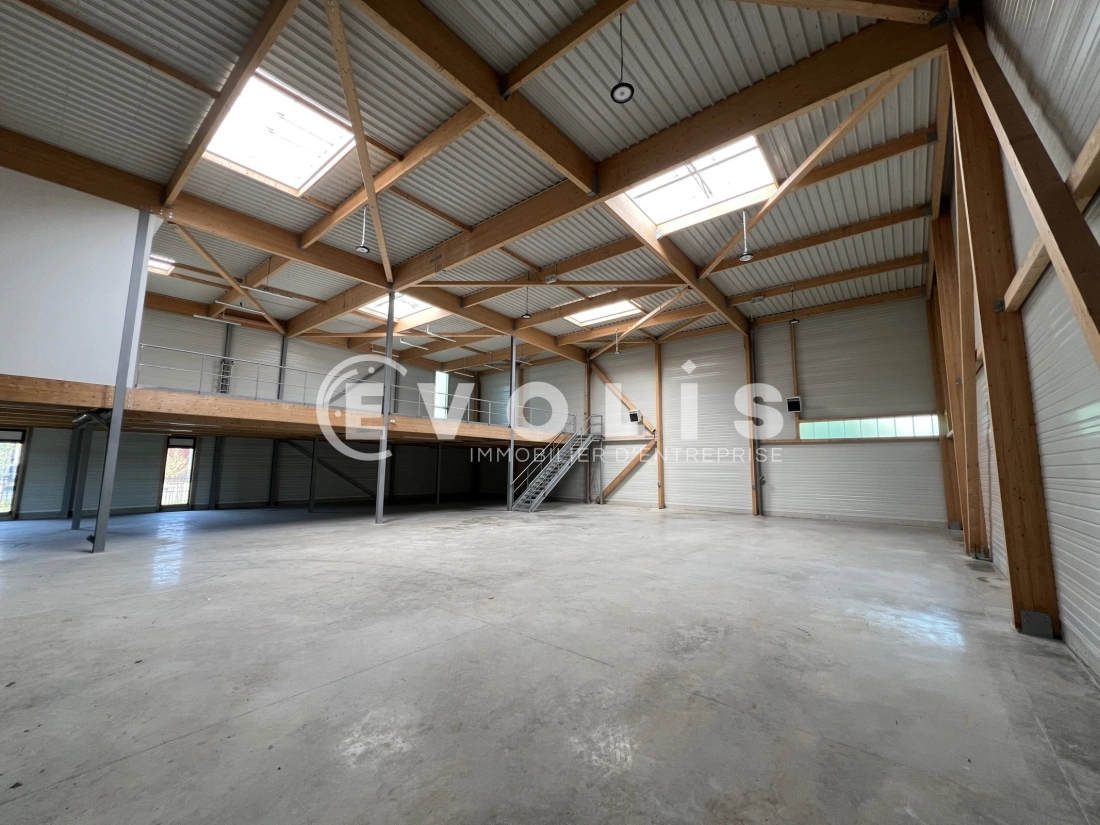 Photo 3 – location Entrepôts / activités	CHANTELOUP EN BRIE (77600)