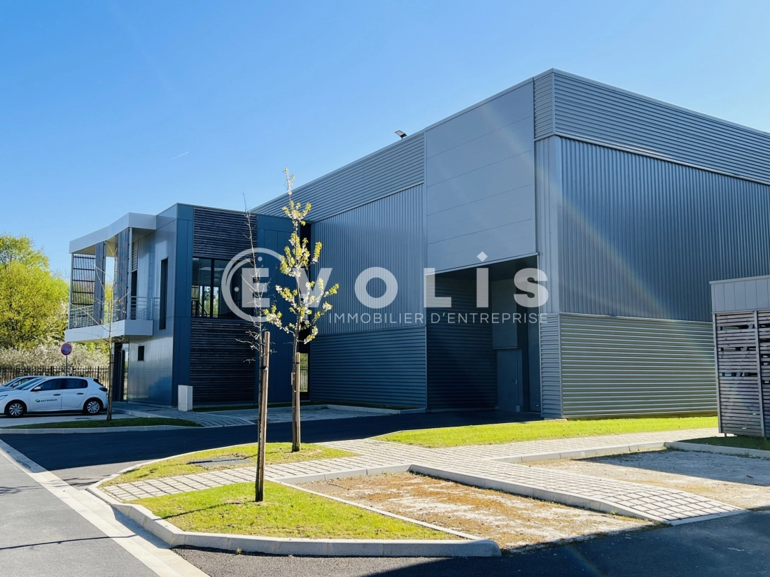 Photo 2 – location Entrepôts / activités	CHANTELOUP EN BRIE (77600)