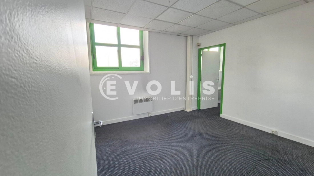 Photo 8 – location Entrepôts / activités	CLAYE SOUILLY (77410)