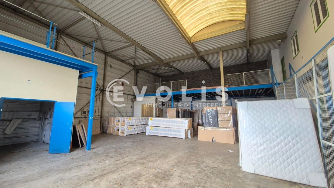 Photo 1 – location Entrepôts / activités	CLAYE SOUILLY (77410)