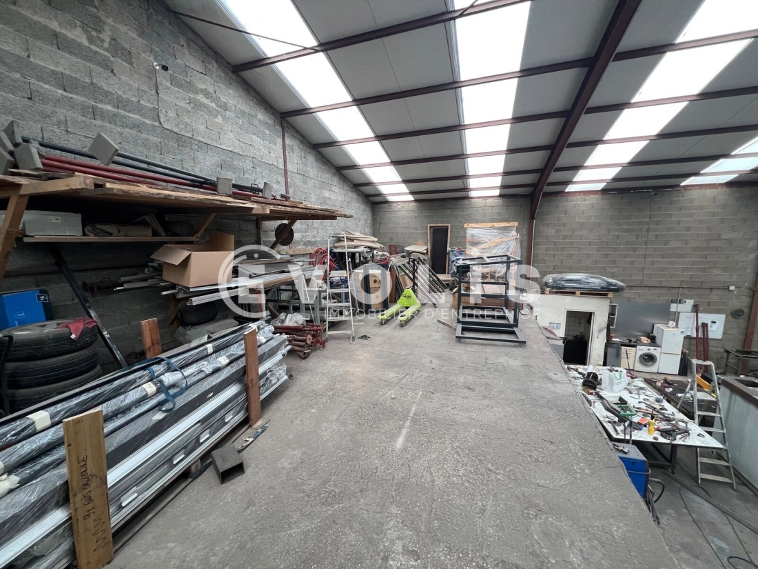 Photo 3 – location Entrepôts / activités	VAUX LE PENIL (77000)