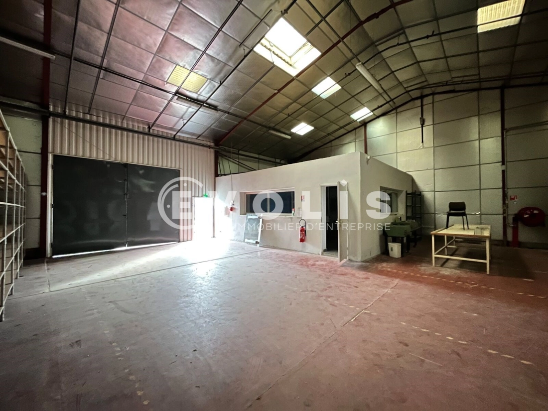 Photo 3 – location Entrepôts / activités	VILLENAVE D'ORNON (33140)