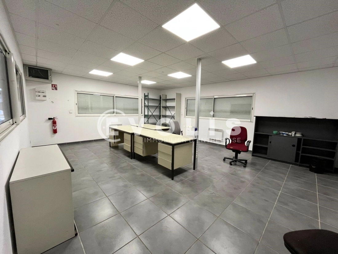 Photo 5 – location Entrepôts / activités	VILLENAVE D'ORNON (33140)