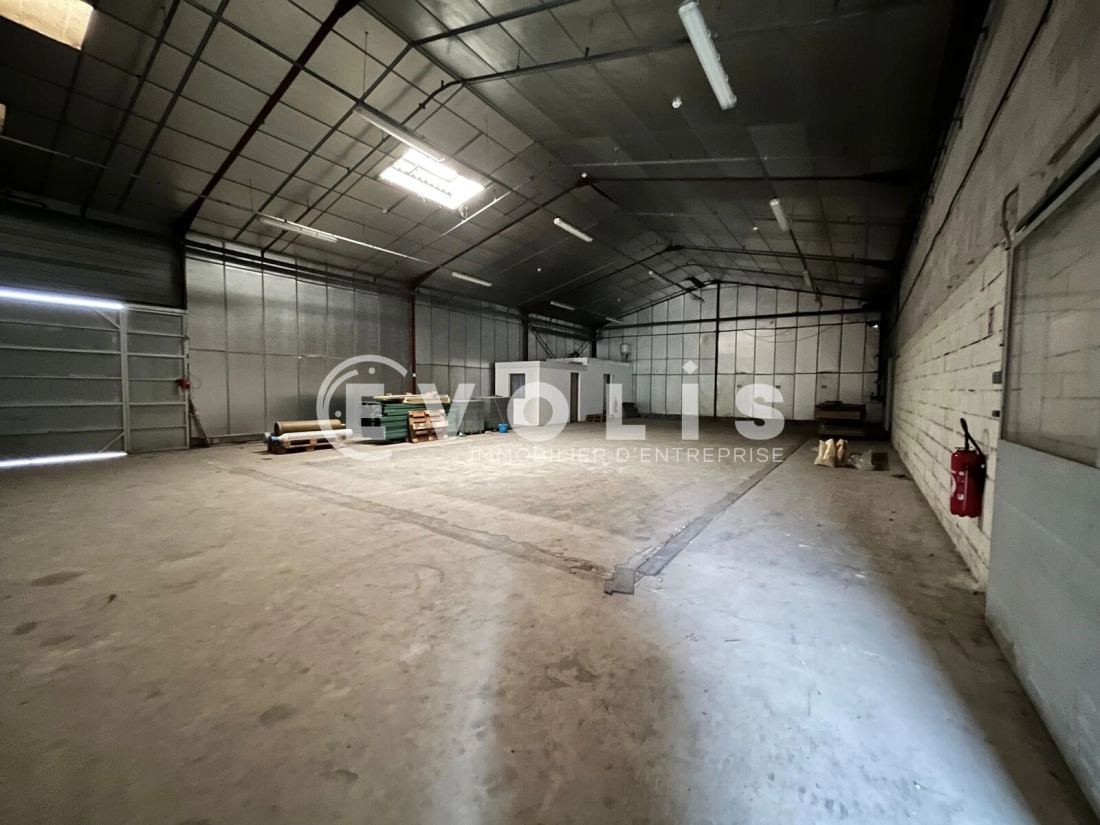 Photo 7 – location Entrepôts / activités	VILLENAVE D'ORNON (33140)