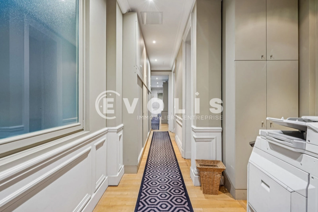 Photo 12 – vente bureaux	PARIS (75008)